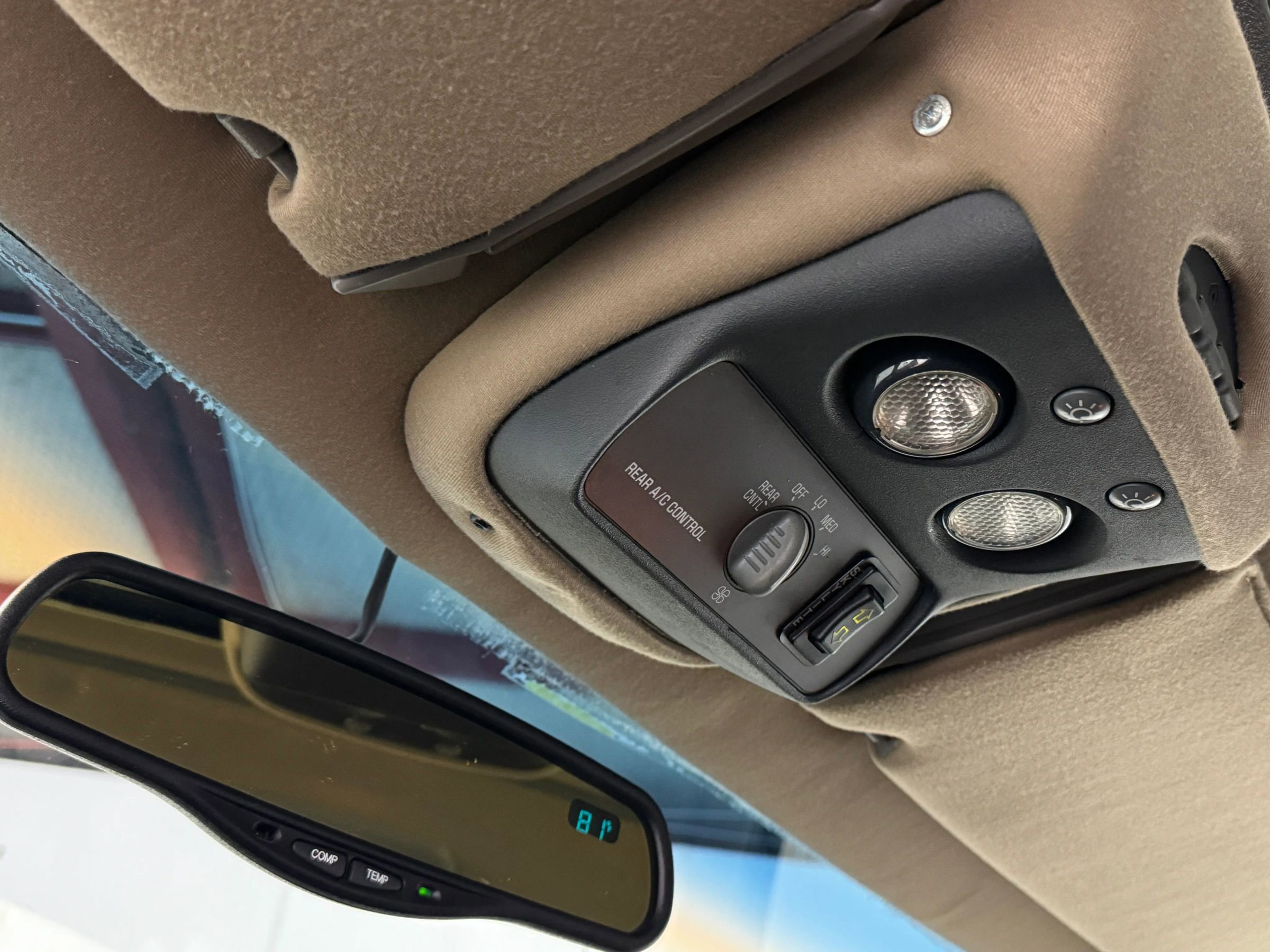 Used 2000 Chevrolet Tahoe Z71 w/ Comfort & Security Pkg AWD/4WD image 60