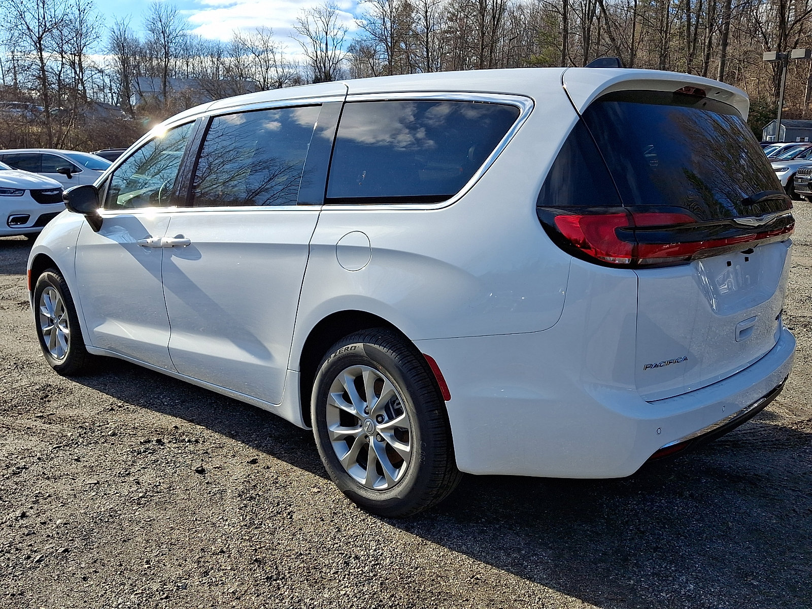 New 2026 Chrysler Pacifica Limited image 4