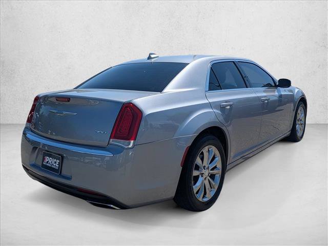 Used 2017 Chrysler 300 Limited AWD/4WD image 5
