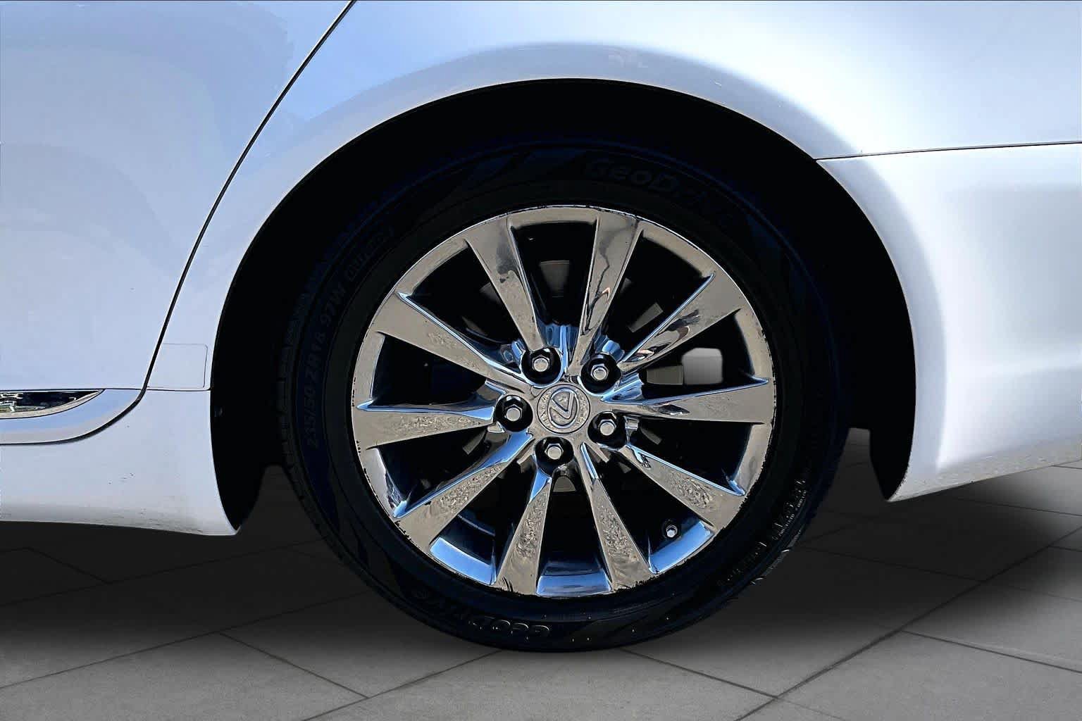 Used 2011 Lexus LS 460 w/ Comfort Pkg RWD image 10