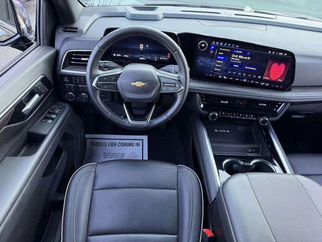 Used 2025 Chevrolet Suburban Premier AWD/4WD image 16