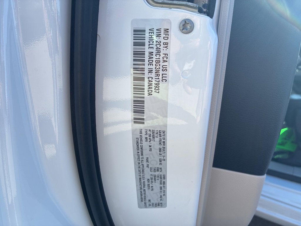 Used 2022 Chrysler Pacifica Touring-L image 26