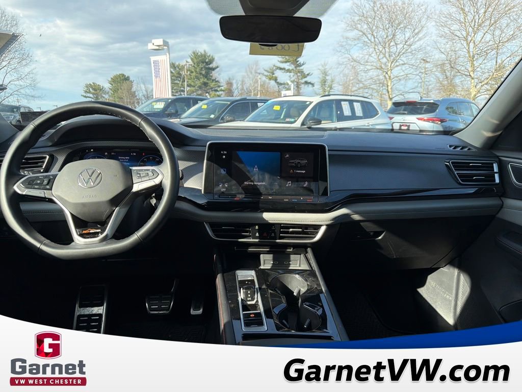 Used 2024 Volkswagen Atlas Peak Edition SE image 13