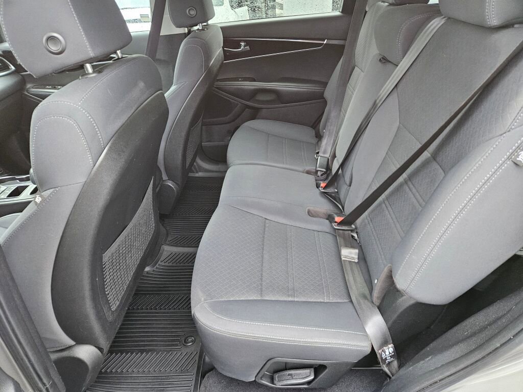 Used 2018 Kia Sorento LX image 13
