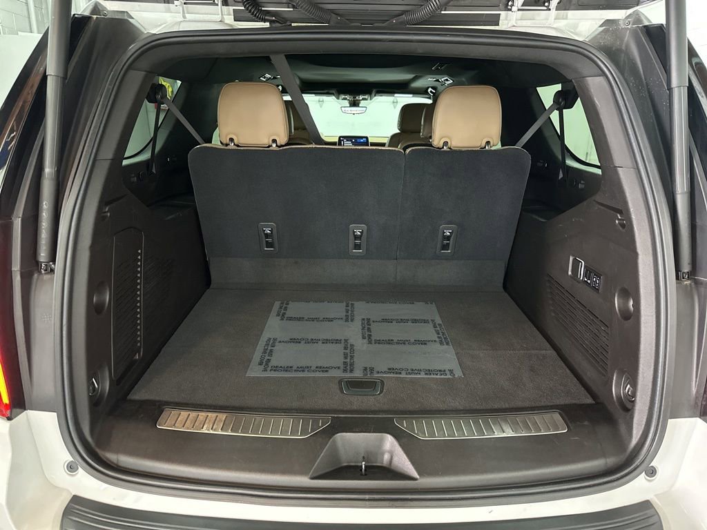 Used 2021 Chevrolet Suburban Premier w/ Premium Package image 38