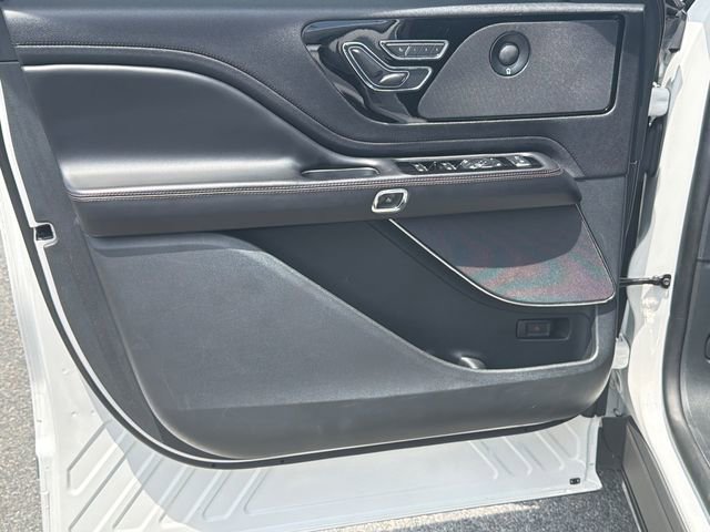 Used 2023 Lincoln Aviator Reserve AWD/4WD image 10
