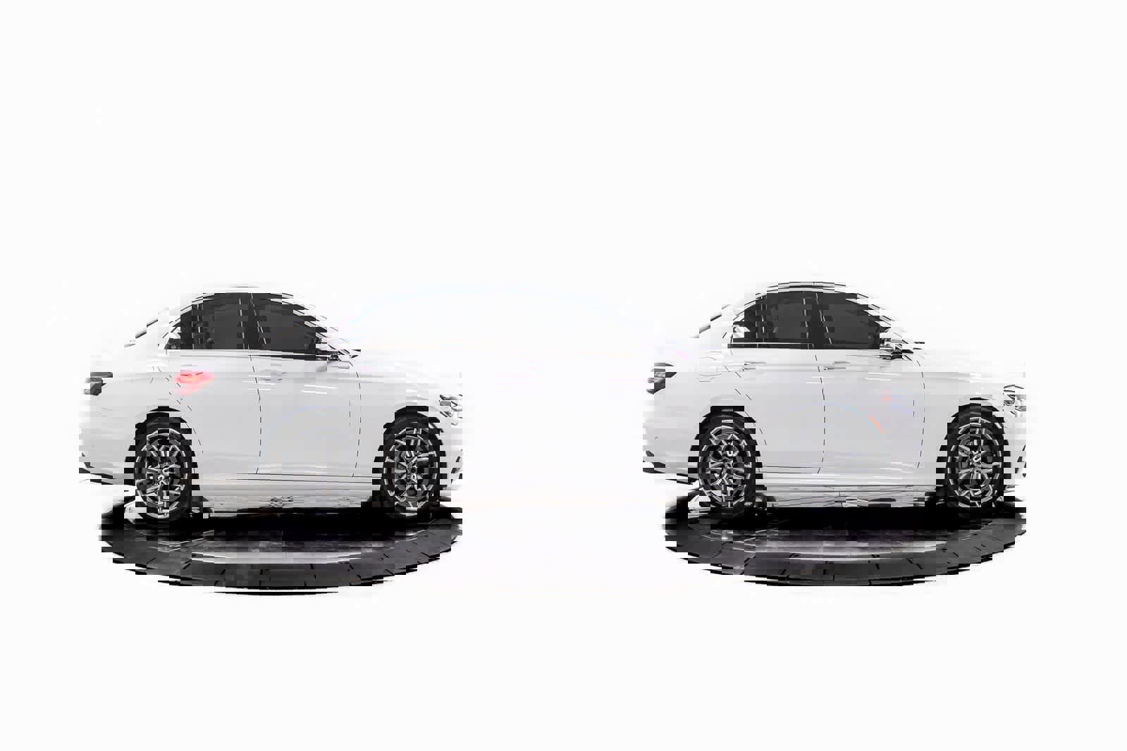 Used 2022 Mercedes-Benz E 350 Sedan image 8