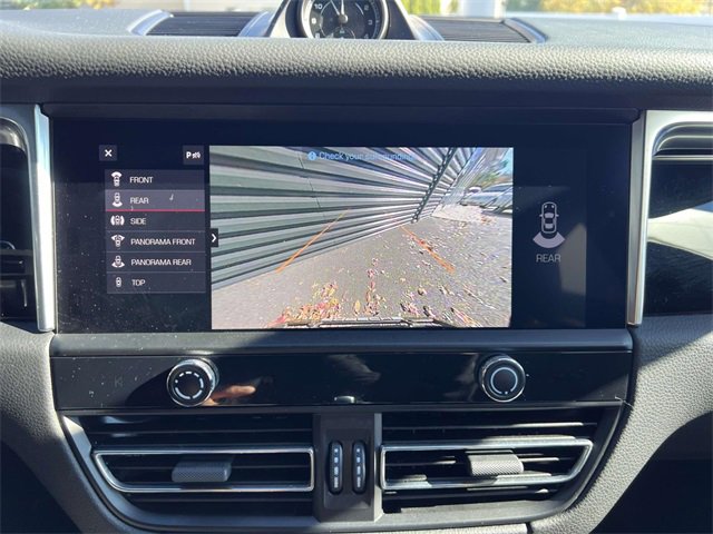 Certified 2022 Porsche Macan image 25