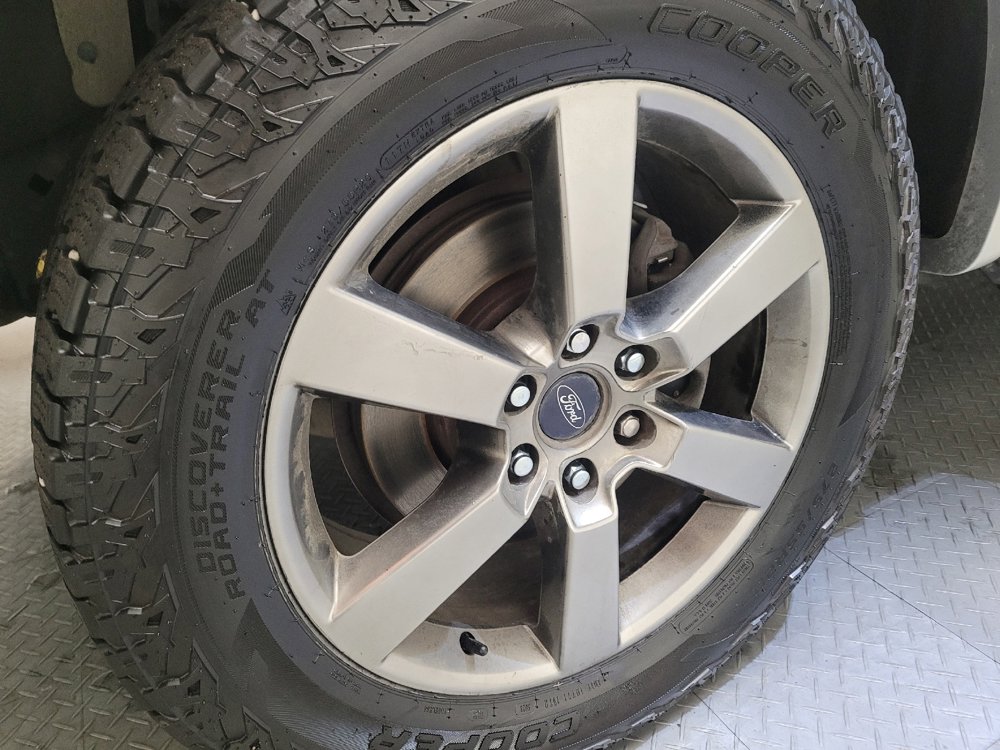 Used 2015 Ford F150 Lariat w/ Equipment Group 502A Luxury image 31