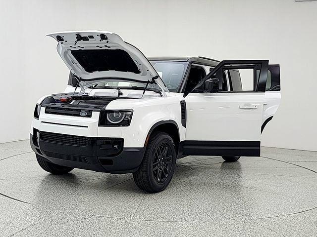 New 2026 Land Rover Defender 110 S AWD/4WD image 9