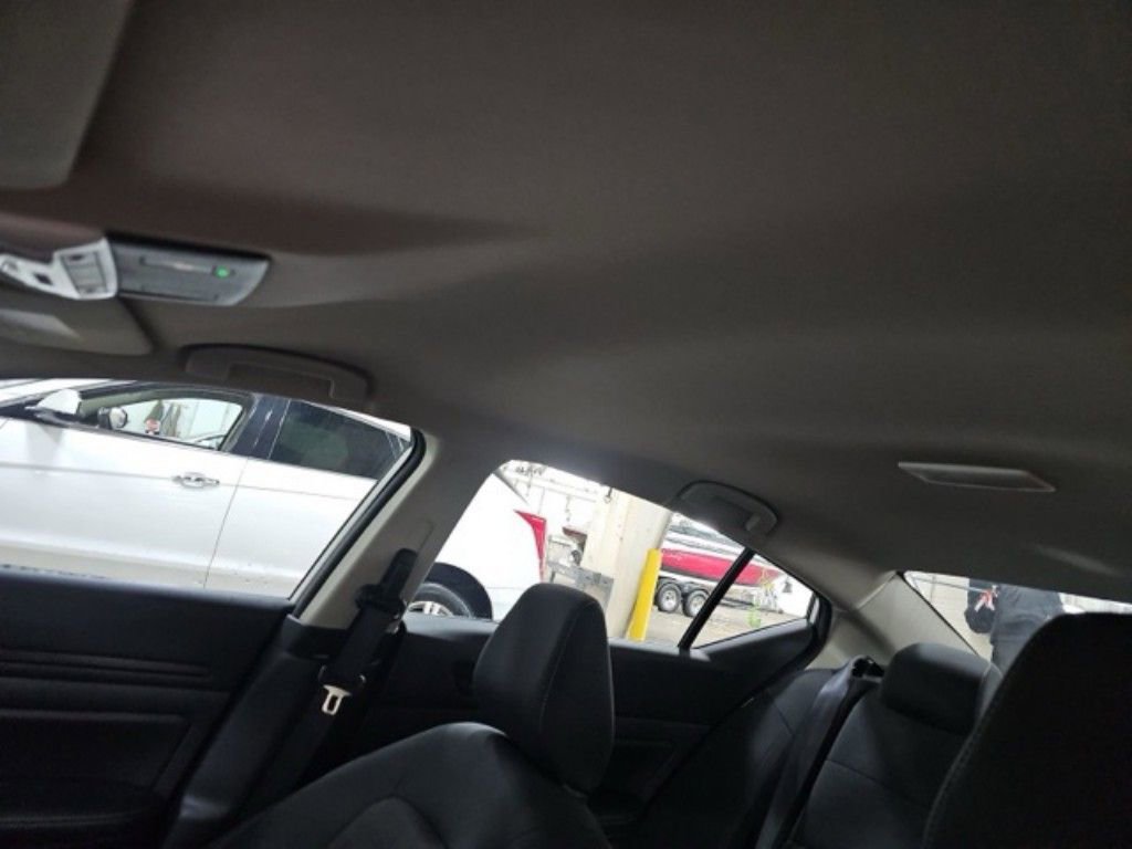 Used 2025 Nissan Altima 2.5 SV image 13