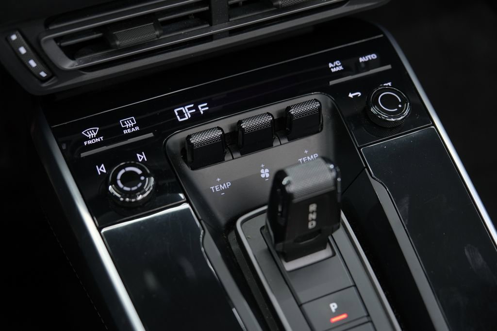 Used 2022 Porsche 911 Turbo image 42