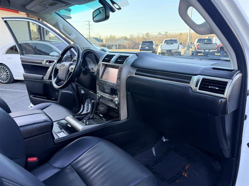 Used 2015 Lexus GX 460 4WD w/NAVIGATION SYSTEM & SUNR image 12