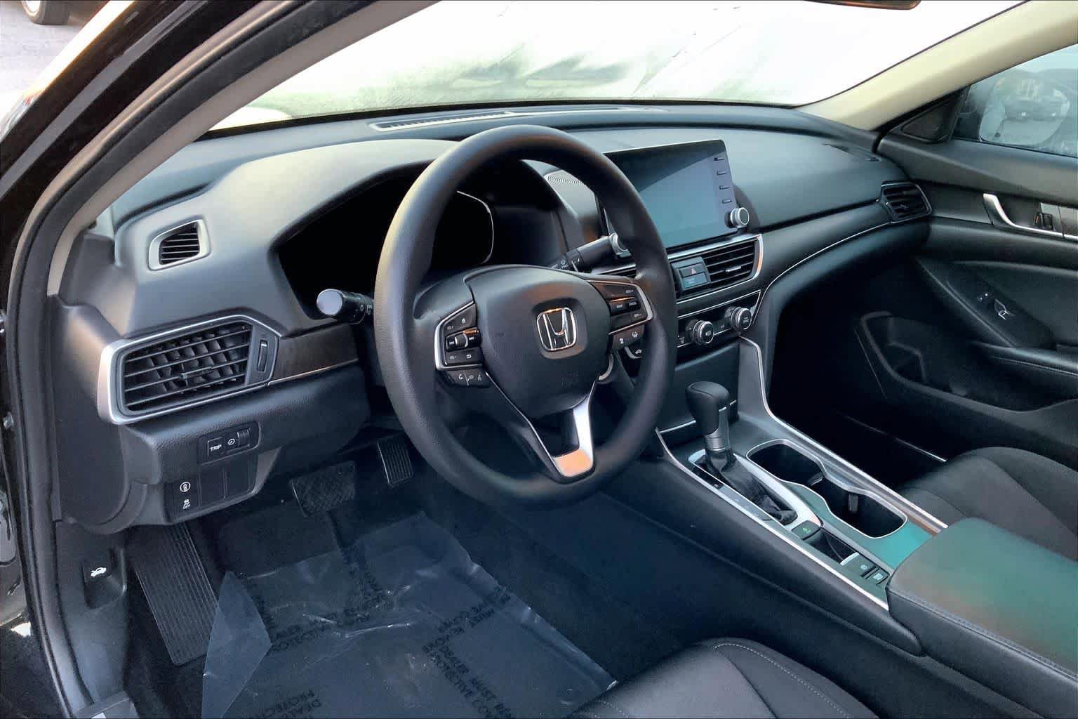 Used 2018 Honda Accord EX image 17