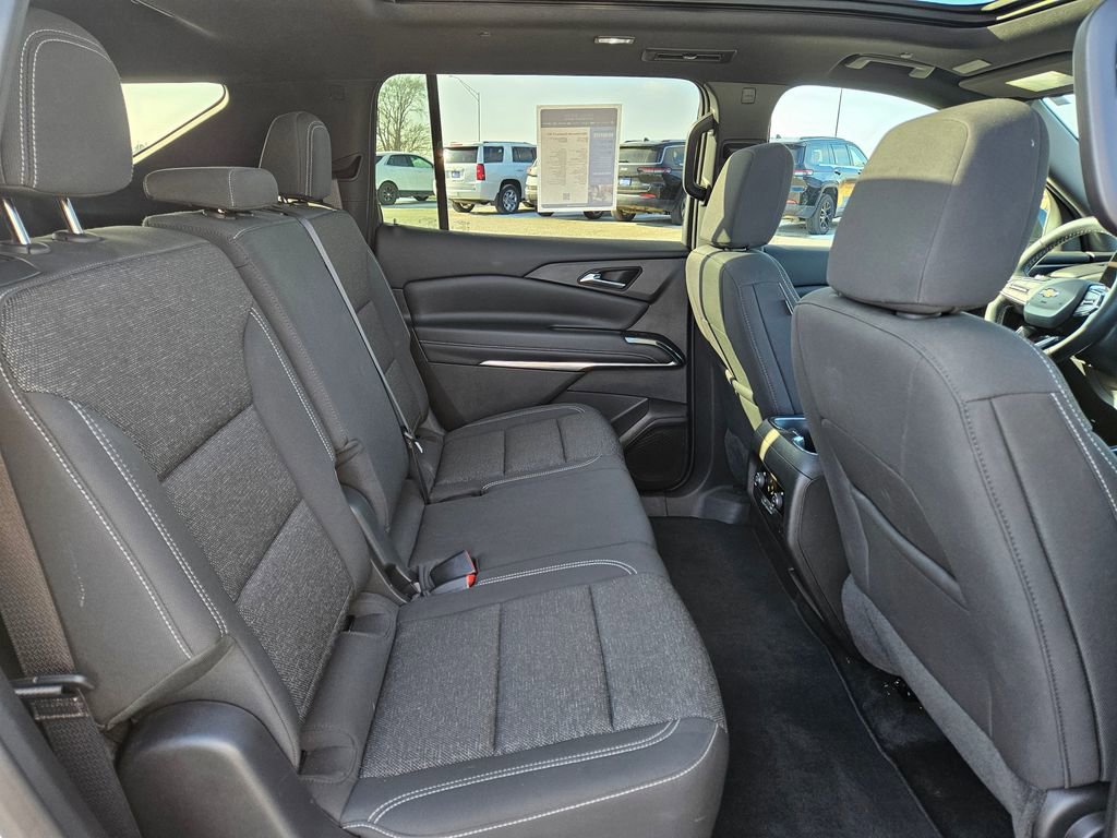 Used 2025 Chevrolet Traverse LT w/ Sun and Wheel Package image 33