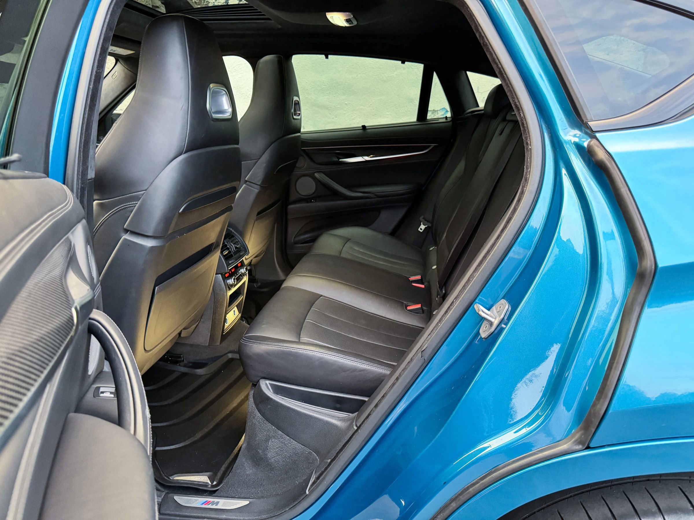 Used 2016 BMW X6 M image 25