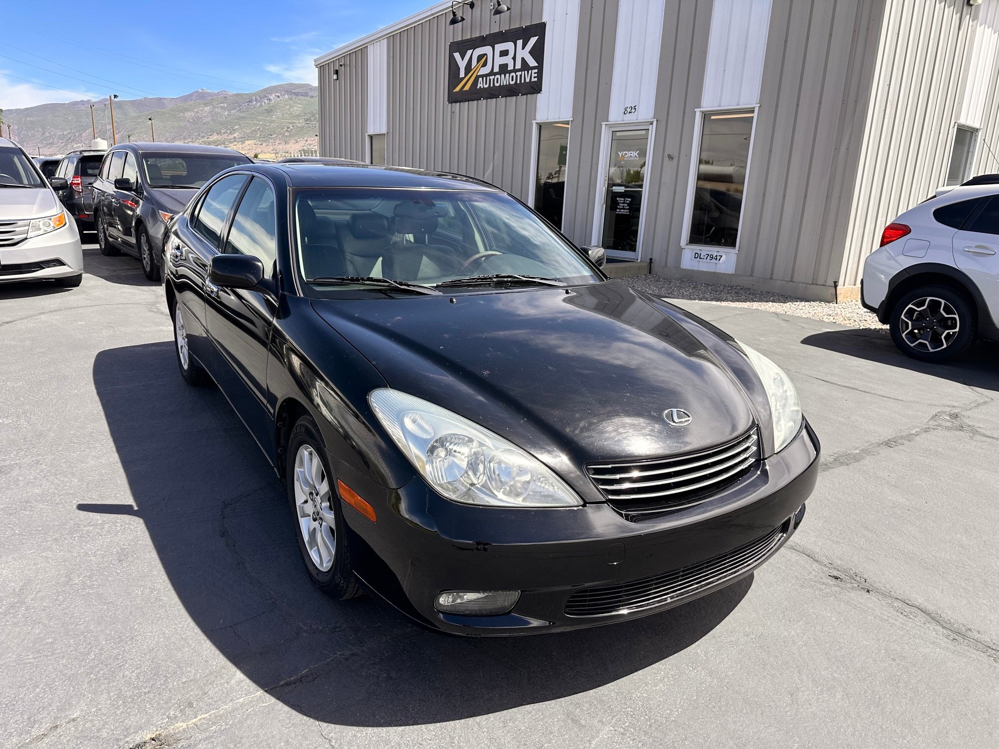 Used 2004 Lexus ES 330 FWD image 1