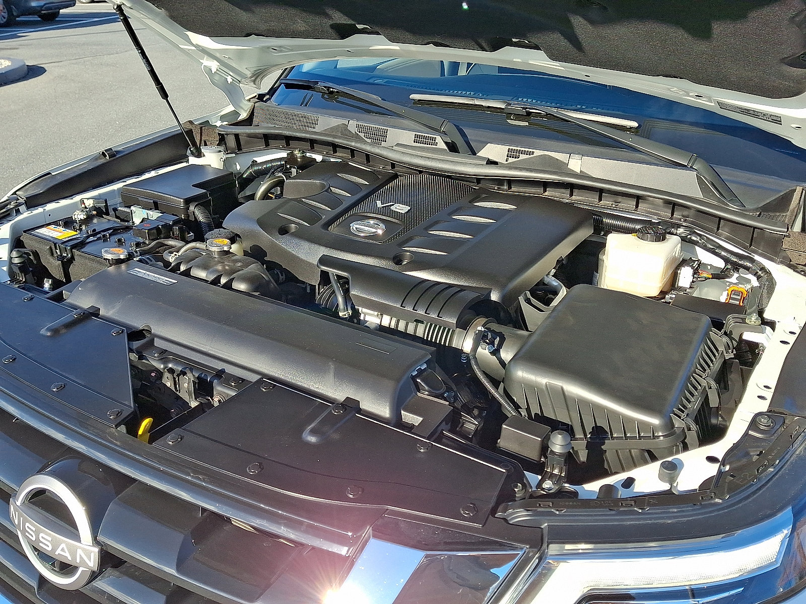 Certified 2024 Nissan Armada Platinum w/ Captain's Chairs Package image 32