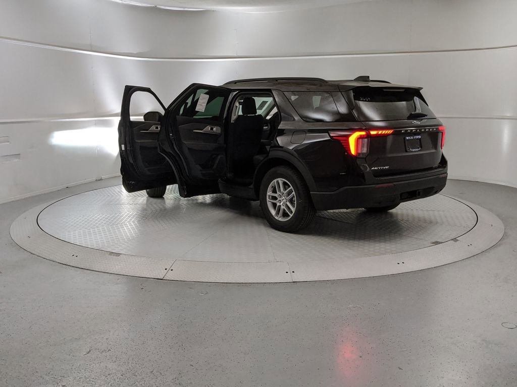 New 2025 Ford Explorer Active image 10