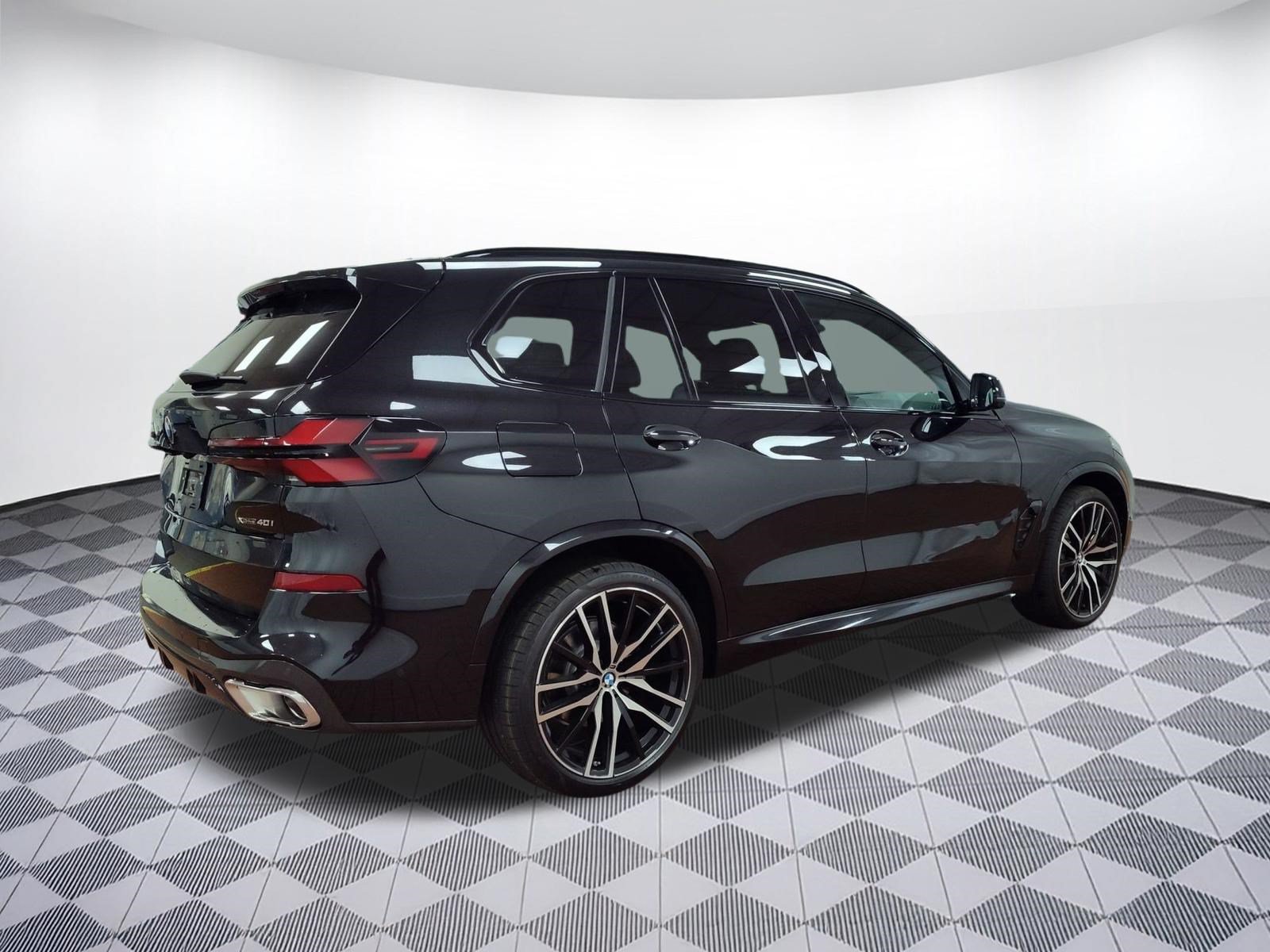 Used 2026 BMW X5 xDrive40i w/ M Sport Package AWD/4WD image 8