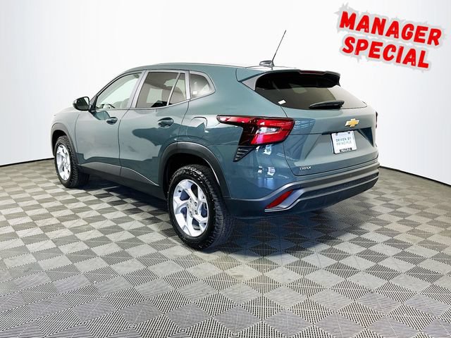 Used 2025 Chevrolet Trax LS w/ LS Convenience Package FWD image 6