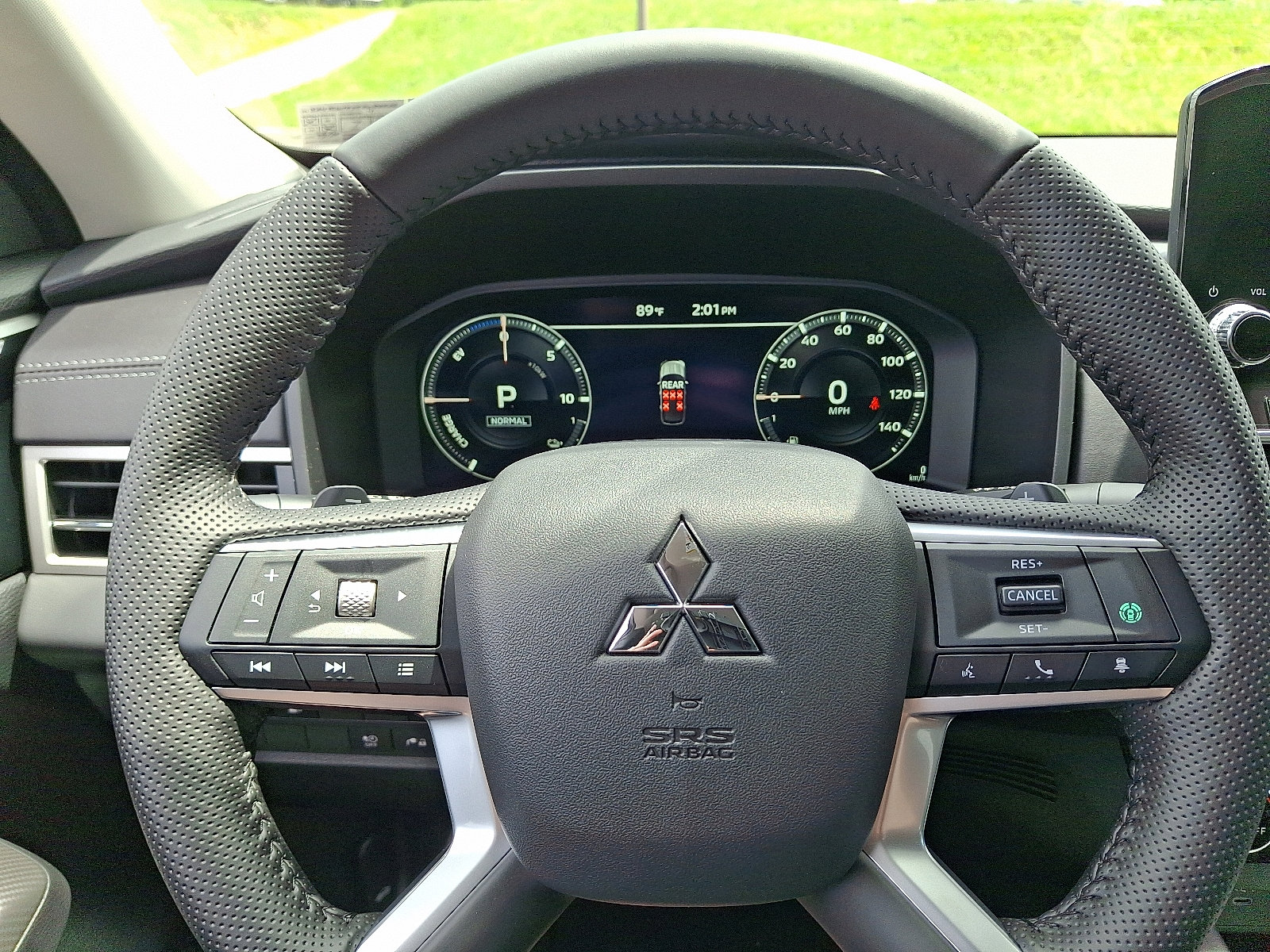 New 2025 Mitsubishi Outlander SE image 17