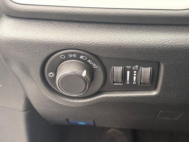 New 2026 Chrysler Voyager LX image 24