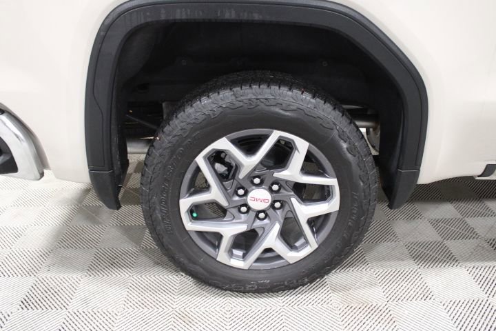 New 2026 GMC Sierra 1500 SLE w/ X31 Off-Road Package AWD/4WD image 44