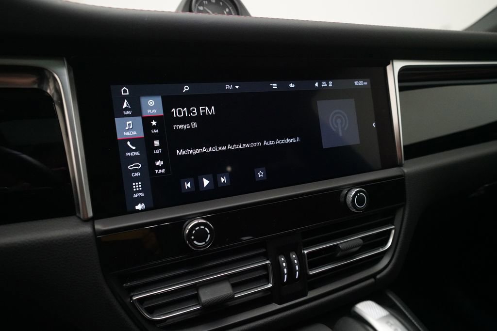 Used 2024 Porsche Macan S image 24