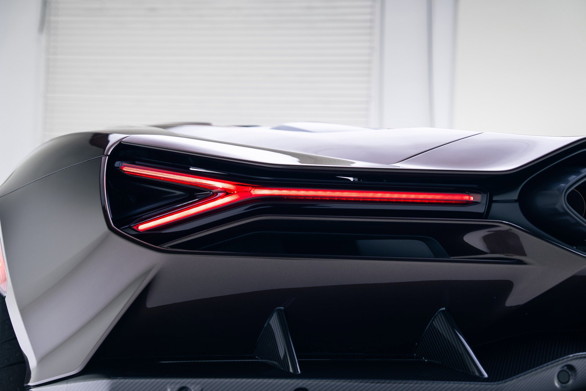 Used 2025 Lamborghini Revuelto image 30