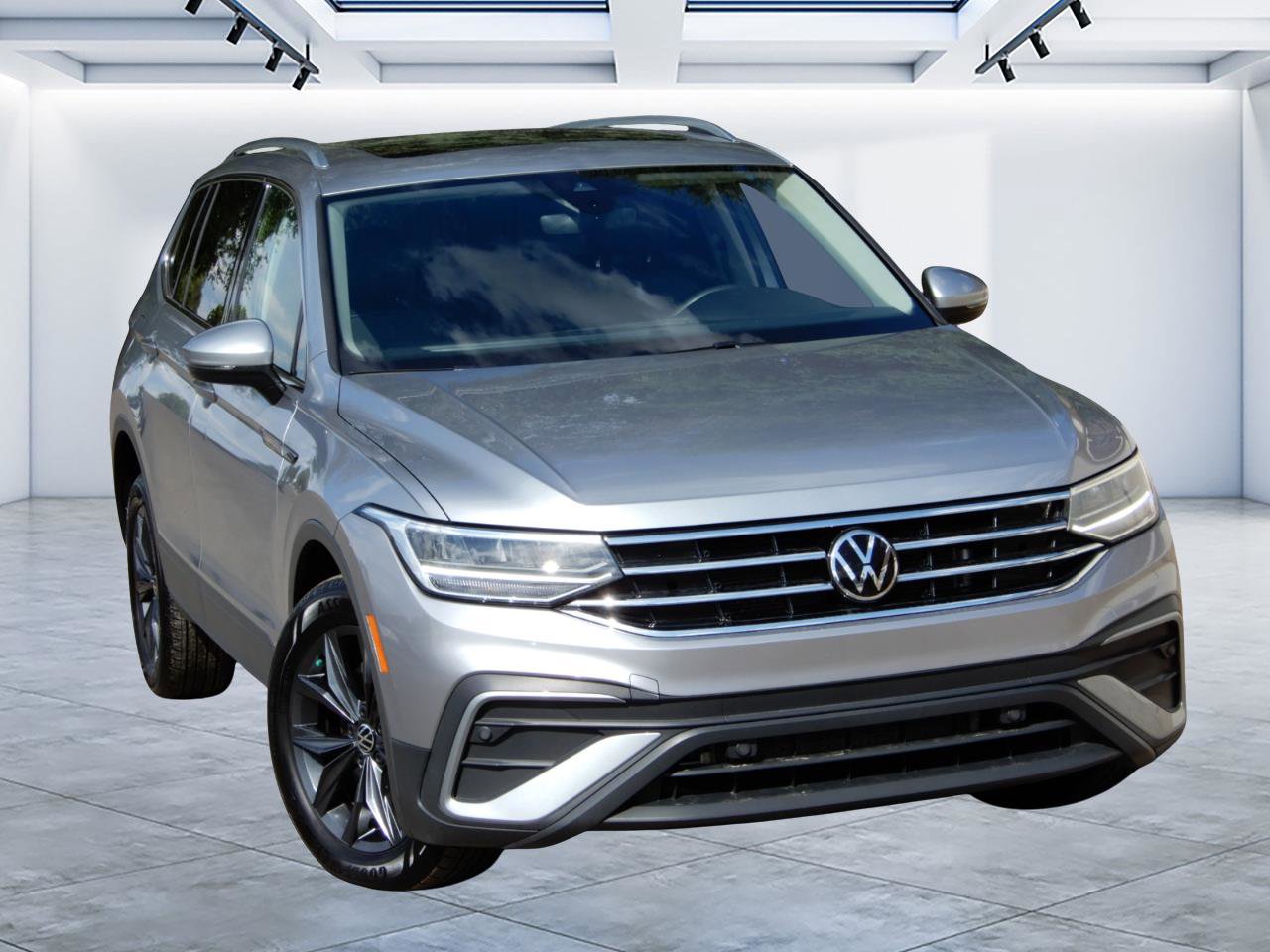 Used 2023 Volkswagen Tiguan SE