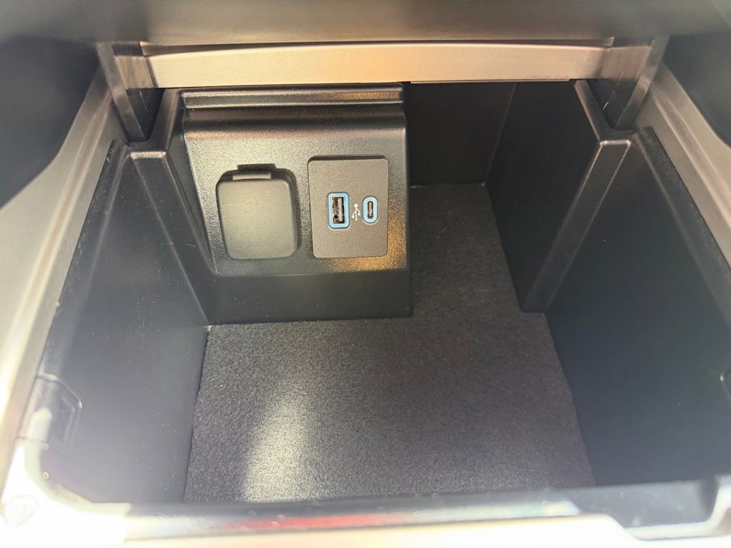 Used 2024 Ford Explorer ST w/ Equipment Group 401A AWD/4WD image 25