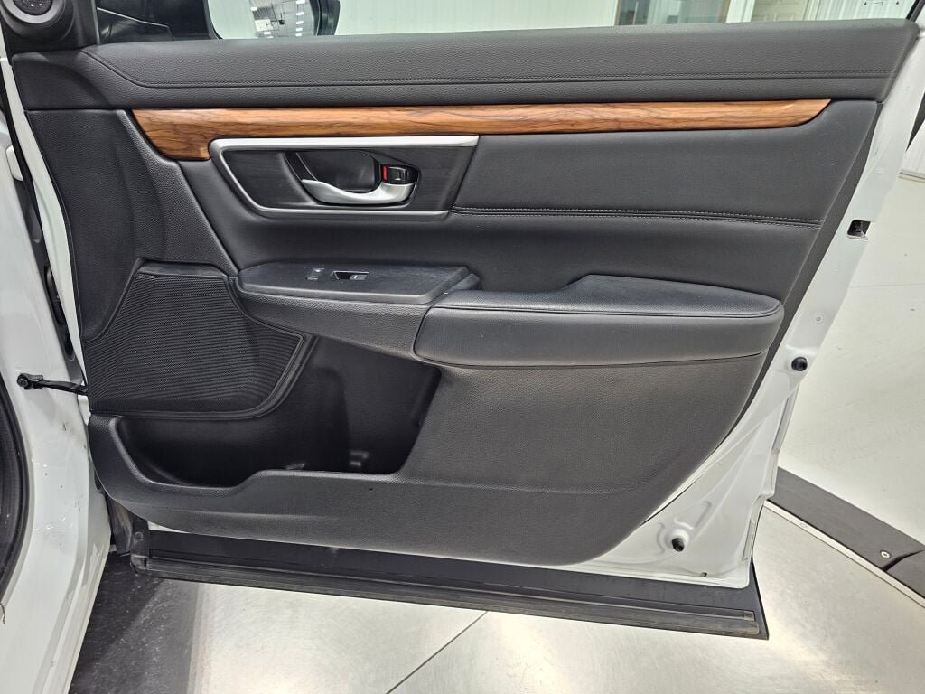 Used 2022 Honda CR-V Touring image 31