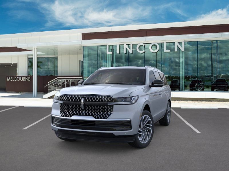New 2026 Lincoln Navigator Reserve AWD/4WD image 2