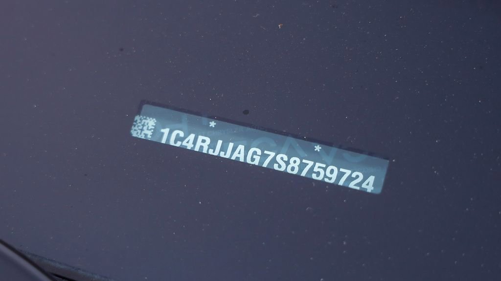 New 2025 Jeep Grand Cherokee L Altitude image 30