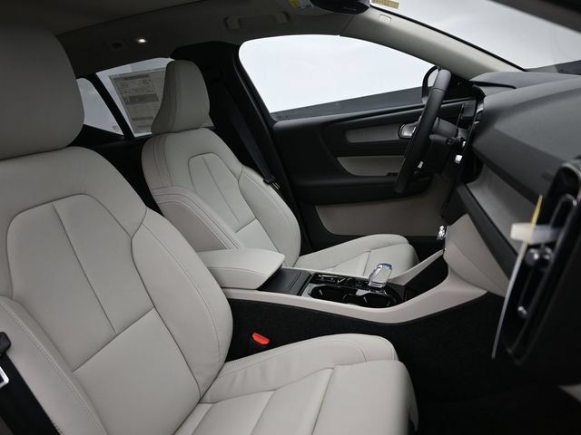 New 2026 Volvo XC40 B5 Ultra w/ Protection Package Premier AWD/4WD image 35