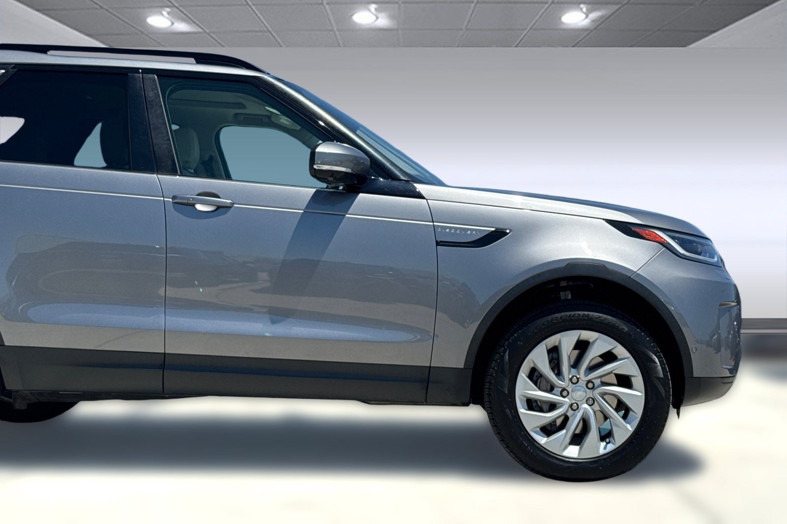 Used 2022 Land Rover Discovery S AWD/4WD image 37