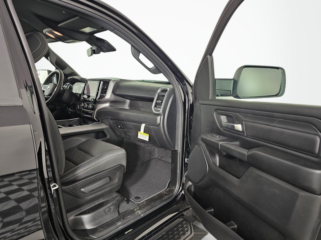 New 2026 RAM 1500 Express AWD/4WD image 36