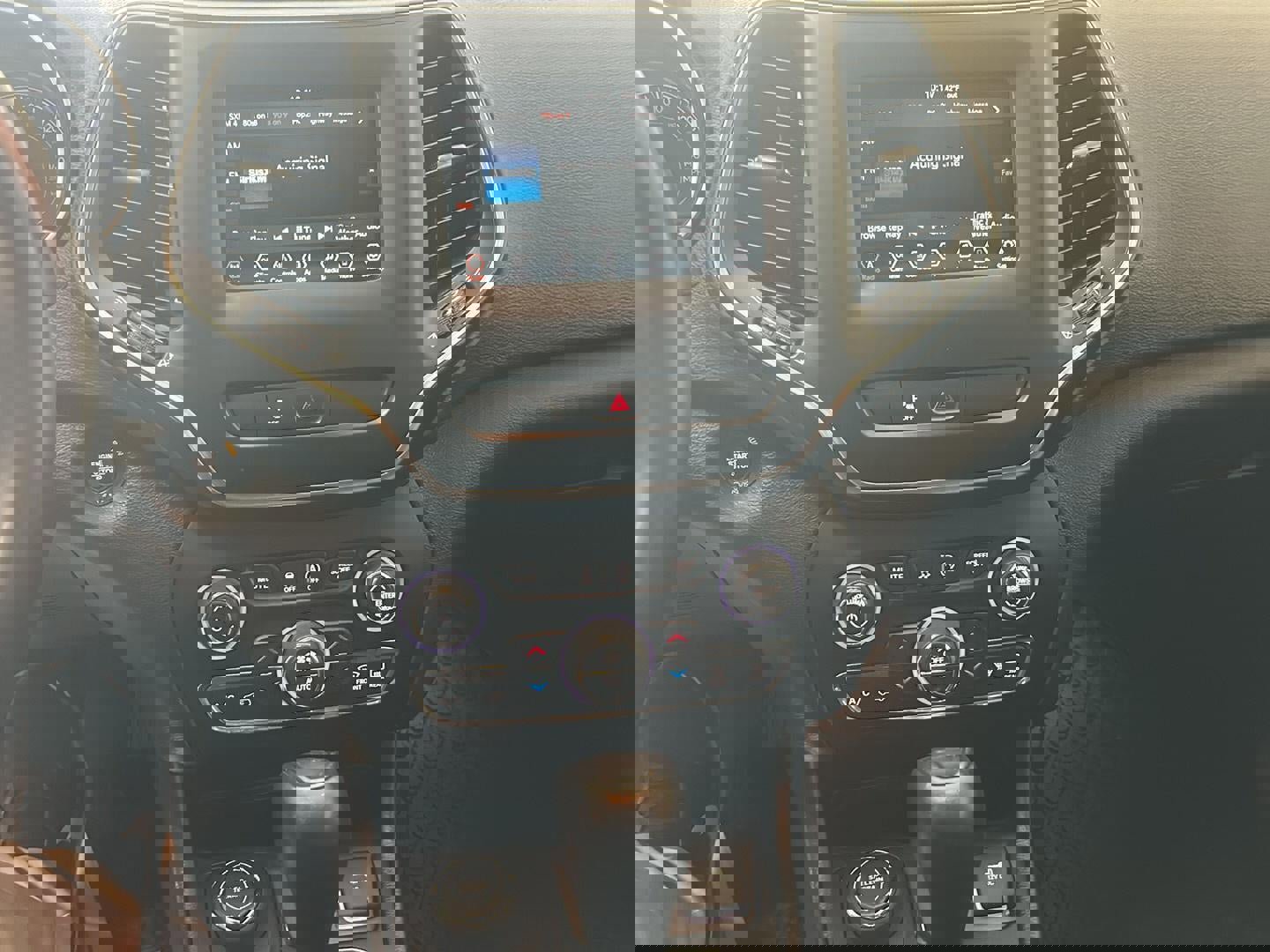 Used 2019 Jeep Cherokee Latitude Plus w/ Comfort/Convenience Group image 21