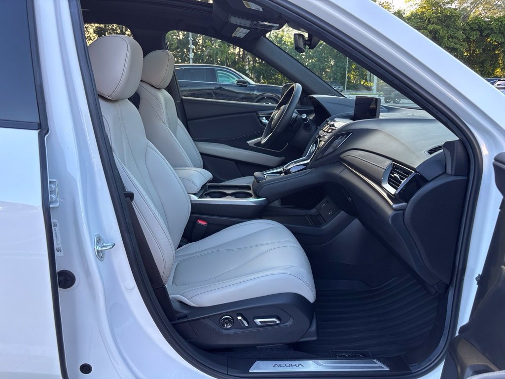 Used 2025 Acura RDX SH-AWD image 12