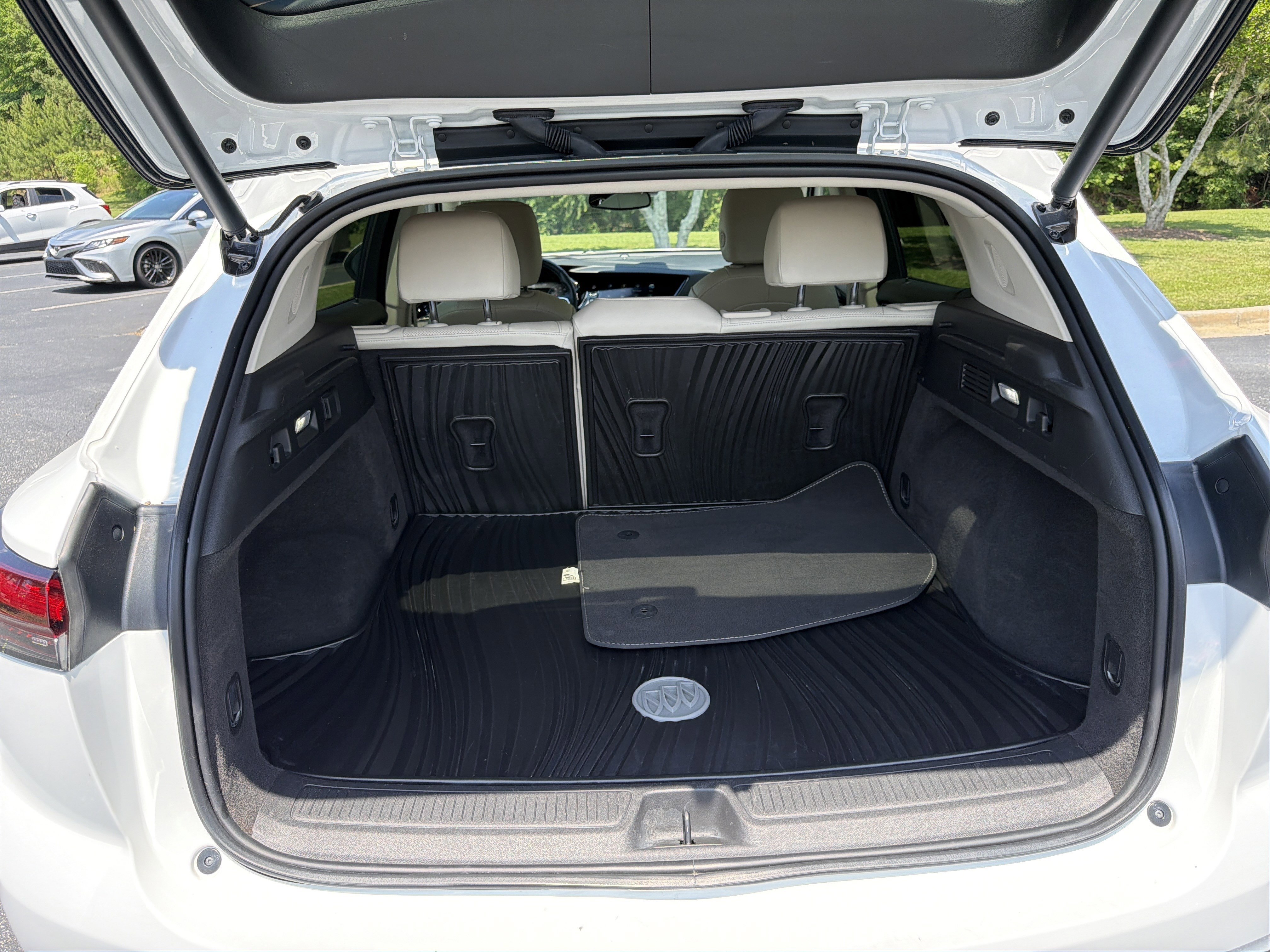 Used 2023 Buick Envision Essence FWD image 20