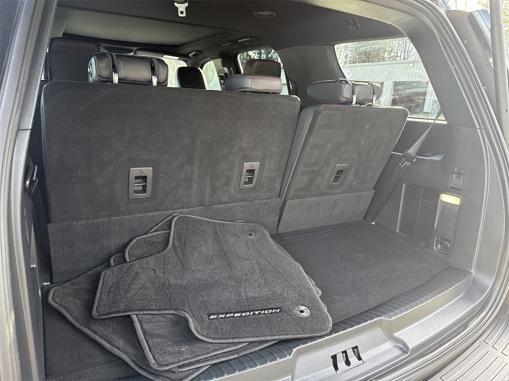 Used 2023 Ford Expedition Limited image 19