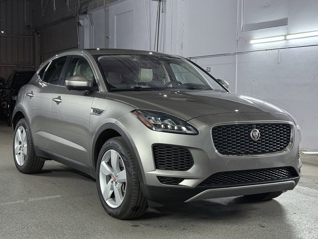 Used 2020 Jaguar E-PACE SE image 4