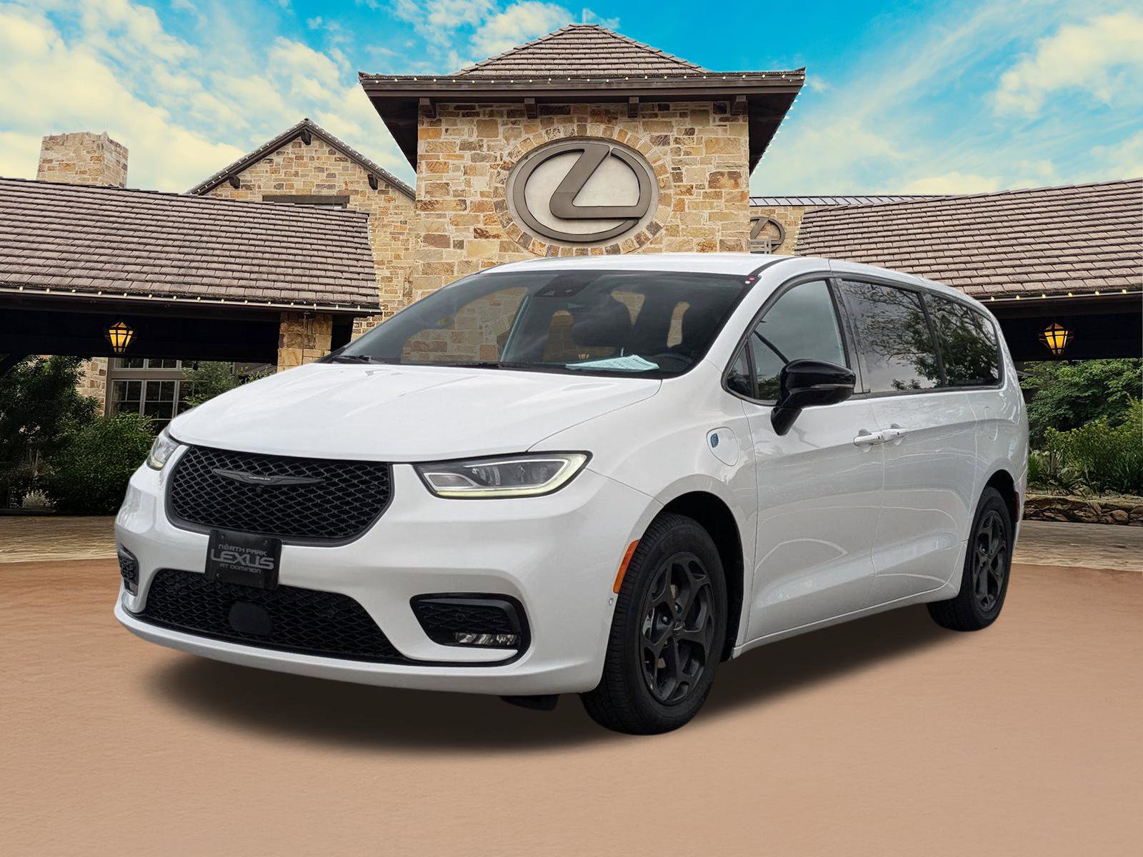 Used 2024 Chrysler Pacifica Limited FWD image 4