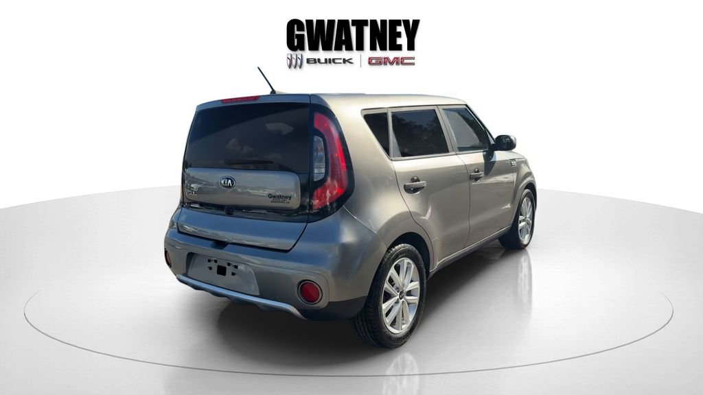 Used 2018 Kia Soul + FWD image 6