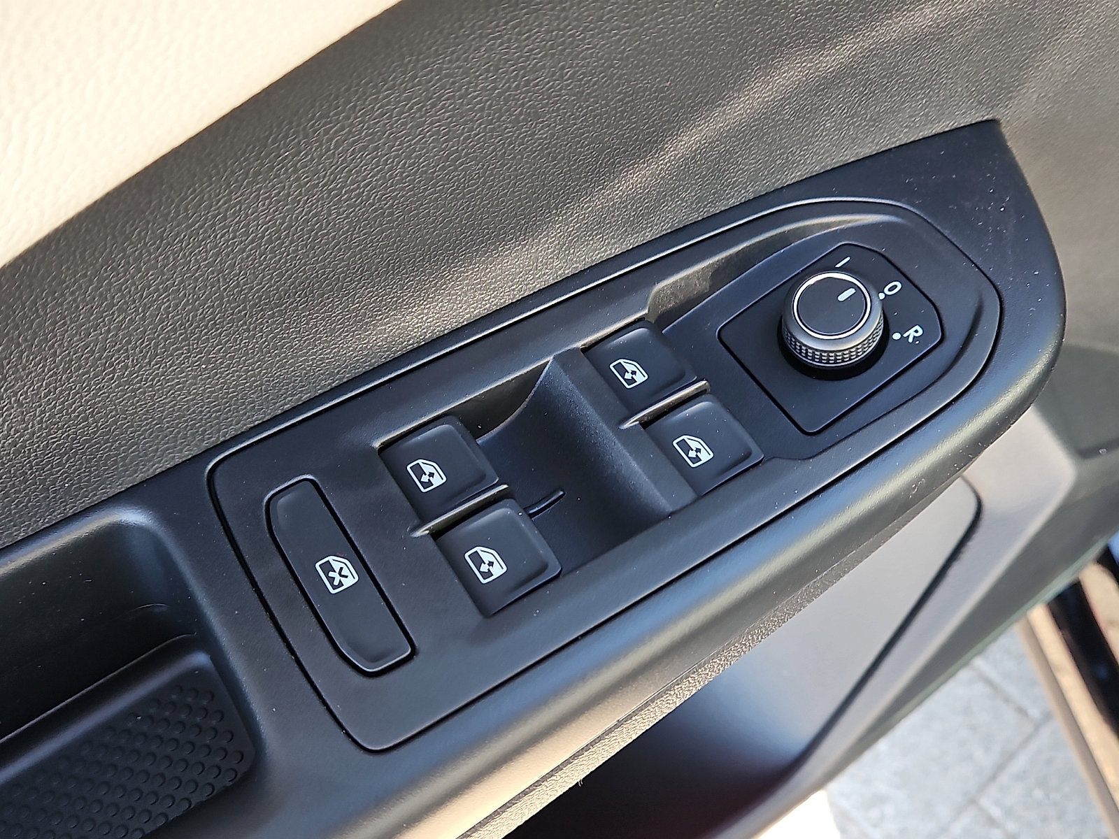 New 2026 Volkswagen Taos S image 13