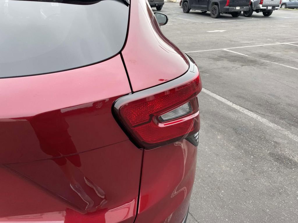 Used 2024 Chevrolet Trax ACTIV w/ Sunroof Package image 18