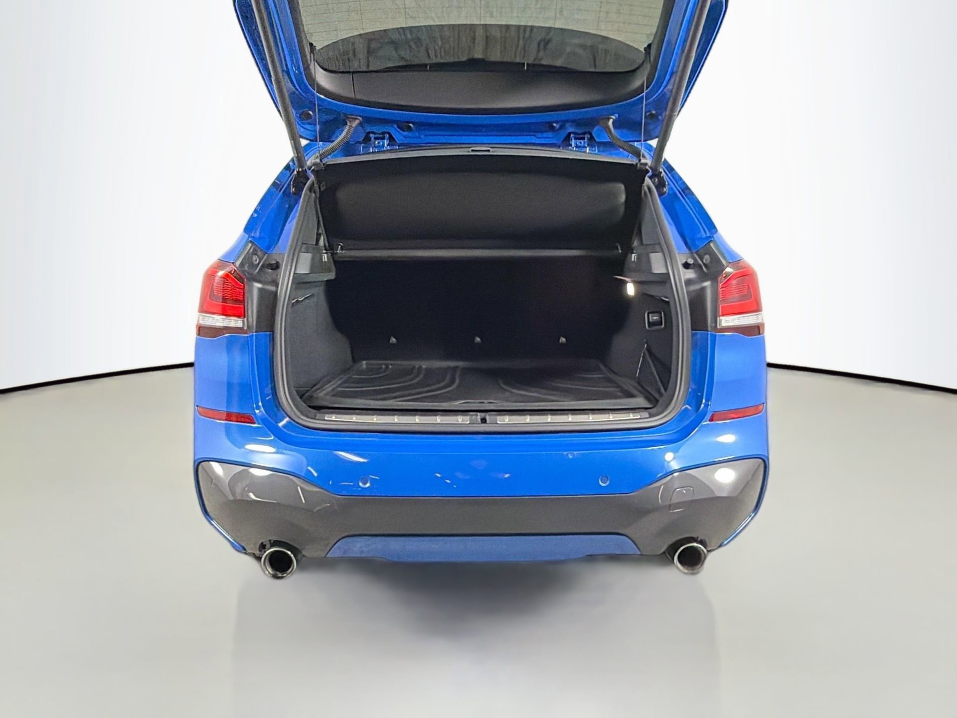 Used 2022 BMW X1 xDrive28i w/ M Sport Package image 27