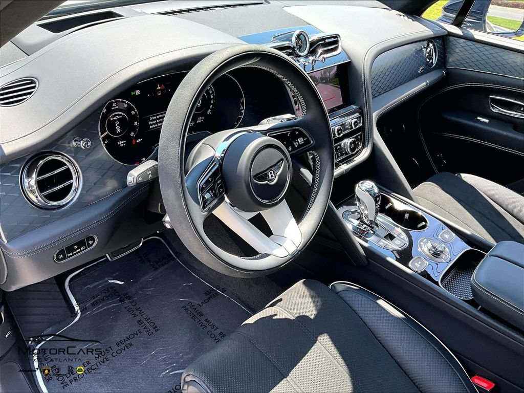 Used 2025 Bentley Bentayga AWD/4WD image 12