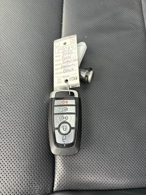 Used 2025 Ford Expedition Max Platinum AWD/4WD image 6